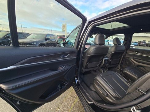 New 2025 Jeep Grand Cherokee L Limited image 18