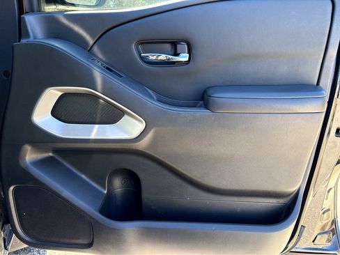 Used 2023 Nissan Frontier SV w/ SV Convenience Package image 10