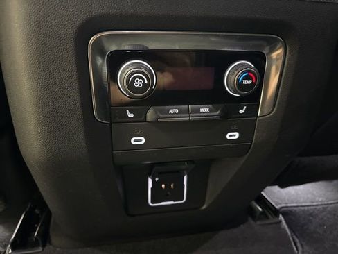 Used 2022 Chevrolet Tahoe LT w/ LT Signature Plus Package image 14