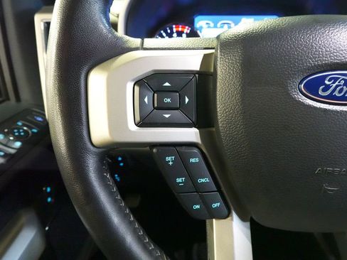 Used 2022 Ford F350 Lariat image 9