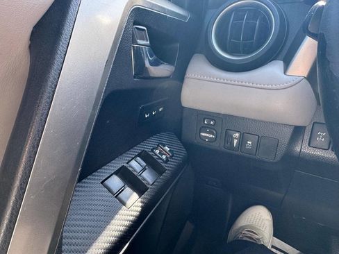 Used 2015 Toyota RAV4 Limited image 18