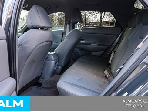 Used 2025 Hyundai Elantra SE image 19