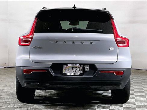 Used 2022 Volvo XC40 P8 Recharge Plus AWD/4WD image 3