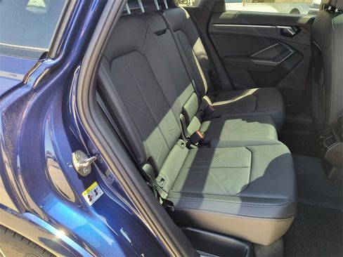 New 2025 Audi Q3 2.0T Premium image 14