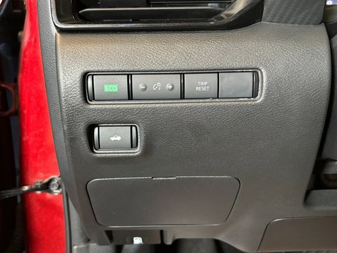 Used 2020 Nissan Sentra SV w/ SV Premium Package image 19