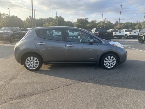 Used 2016 Nissan Leaf S w/ Charger Package FWD image 4