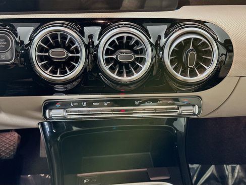 Used 2022 Mercedes-Benz A 220 4MATIC image 14