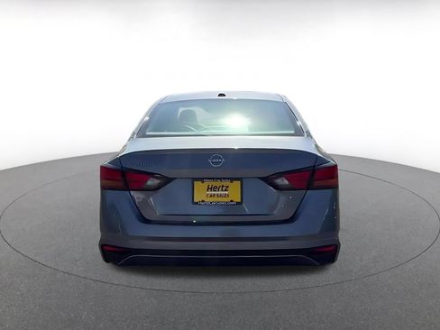 Used 2025 Nissan Altima 2.5 SV FWD image 12