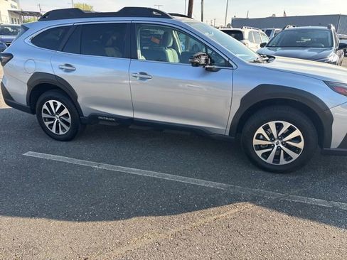 Certified 2023 Subaru Outback Premium image 3