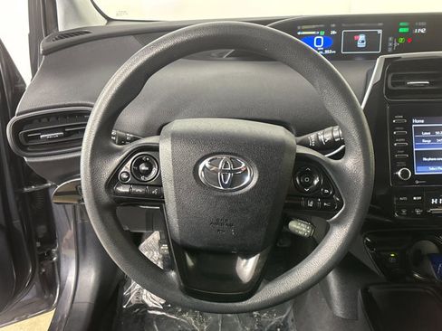 Used 2021 Toyota Prius LE image 25