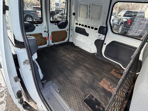 Used 2010 Ford Transit Connect XLT image 30