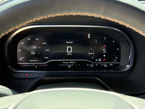 Used 2024 GMC Yukon XL AT4 w/ Technology Package image 17