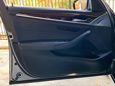 Used 2017 BMW 530i image 21