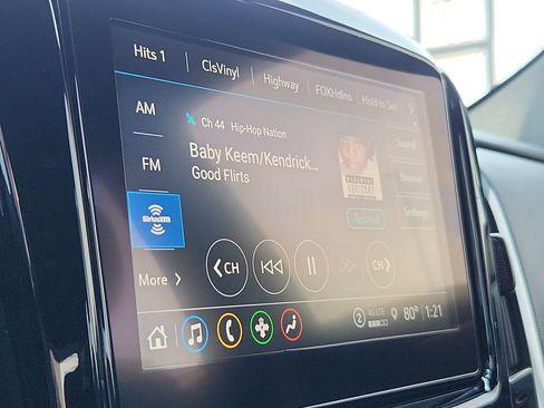 Used 2023 Chevrolet Traverse LT image 13