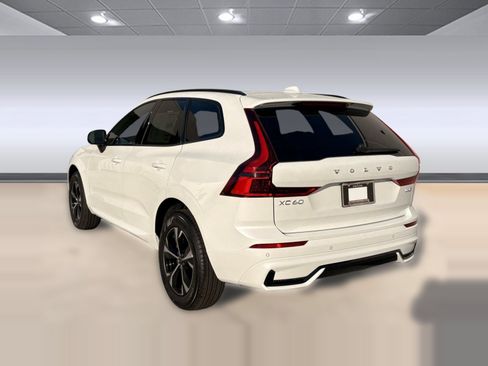 Used 2026 Volvo XC60 B5 Core w/ Climate Package AWD/4WD image 3