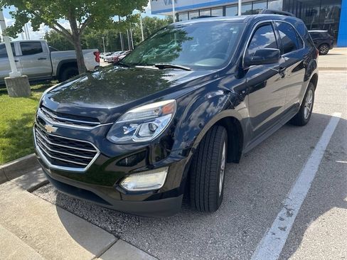 Used 2017 Chevrolet Equinox LT AWD/4WD image 2