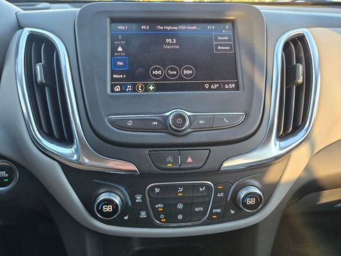 Used 2022 Chevrolet Equinox LT FWD image 10