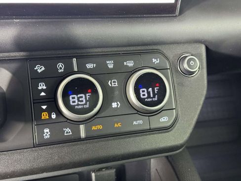 Used 2022 Land Rover Defender 110 X-Dynamic HSE AWD/4WD image 28