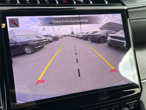 New 2025 Jeep Grand Cherokee Limited image 30