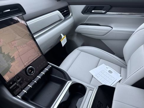 New 2026 GMC Terrain Denali w/ LPO, Black Badging Package AWD/4WD image 22