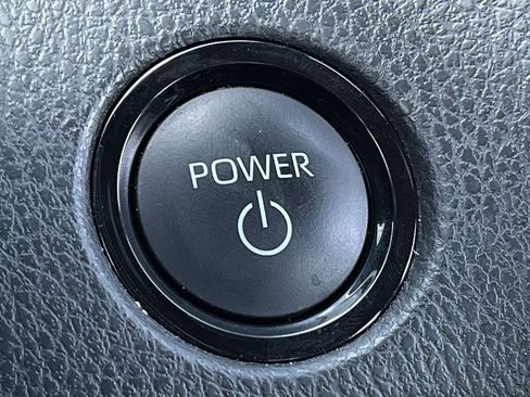 Used 2025 Toyota Camry SE FWD image 19