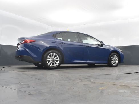 Used 2025 Toyota Camry LE image 46