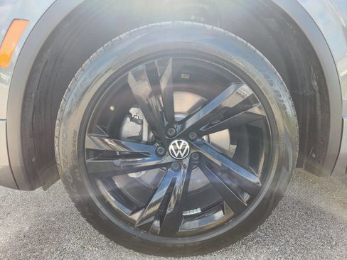 Used 2023 Volkswagen Tiguan SE R-Line FWD image 7