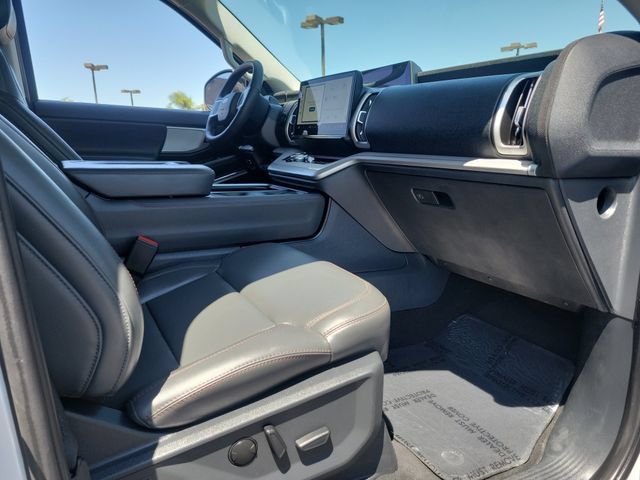 Certified 2025 Ford Expedition Active AWD/4WD image 22