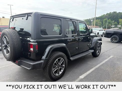 Used 2023 Jeep Wrangler Unlimited Sahara w/ Cold Weather Group AWD/4WD image 6