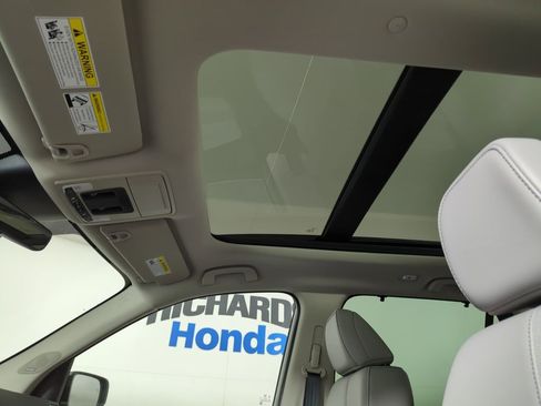 New 2025 Honda Pilot Touring image 18