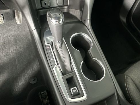 Used 2018 Chevrolet Equinox LT FWD image 18