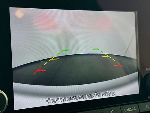 Used 2024 Nissan Pathfinder S image 21