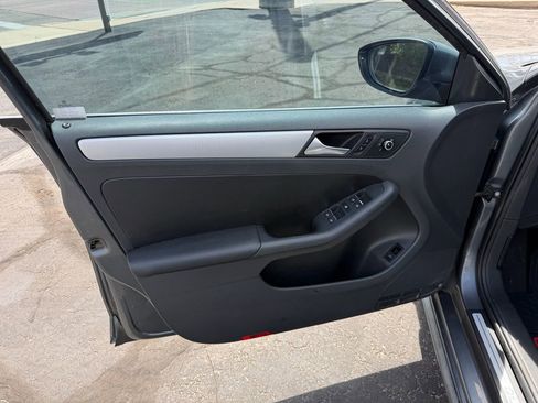 Used 2012 Volkswagen Jetta GLI Autobahn FWD image 10