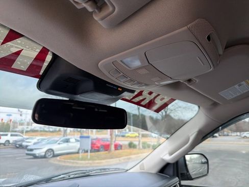 Used 2024 Ford Expedition XLT image 24