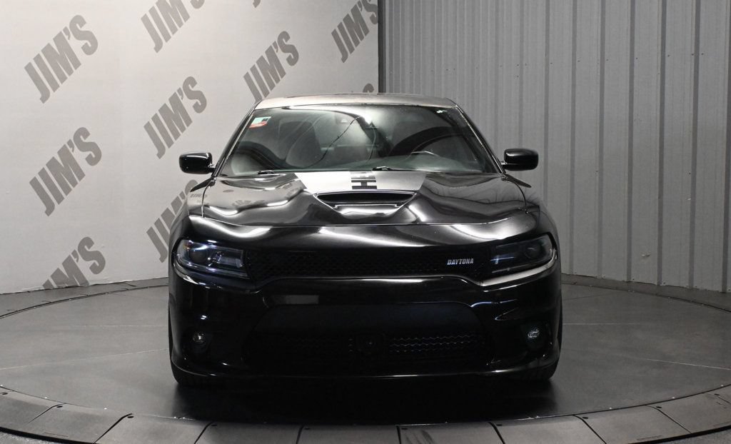 Used 2018 Dodge Charger R/T RWD image 2