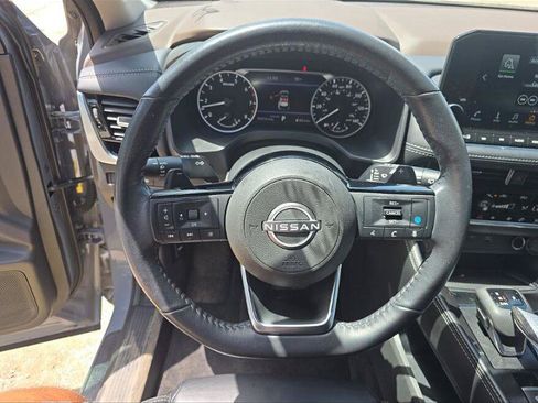 Used 2023 Nissan Rogue SL w/ SL Premium Package FWD image 4