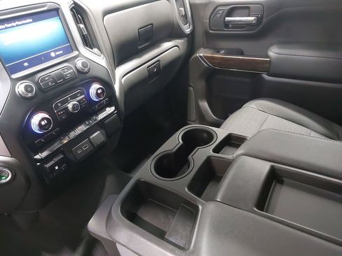 Used 2022 GMC Sierra 1500 SLE image 26