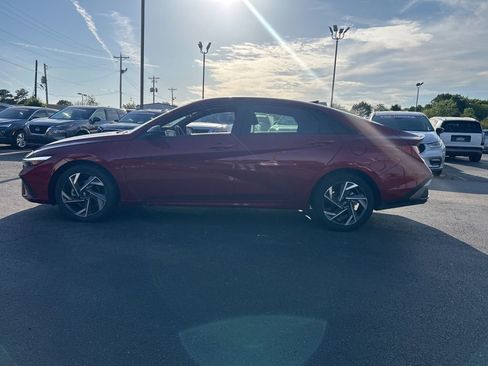 New 2025 Hyundai Elantra Sport FWD image 4