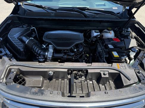 Used 2023 GMC Acadia AT4 w/ Technology Package AWD/4WD image 21