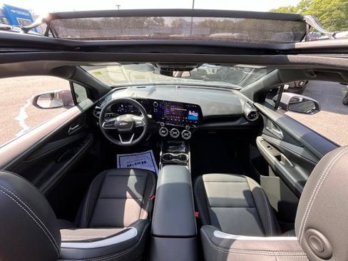 Used 2024 Chevrolet Blazer EV LT AWD/4WD image 23