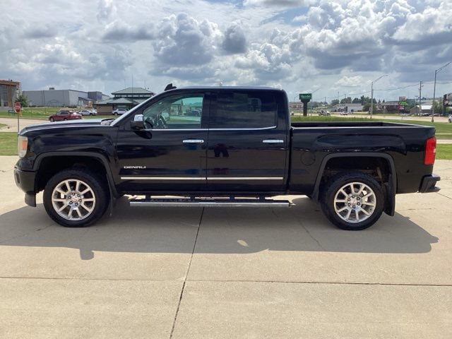 Used 2015 GMC Sierra 1500 Denali w/ Driver Alert Package AWD/4WD image 2
