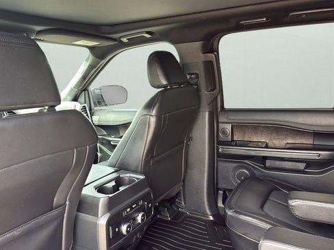 Used 2021 Ford Expedition Limited image 28