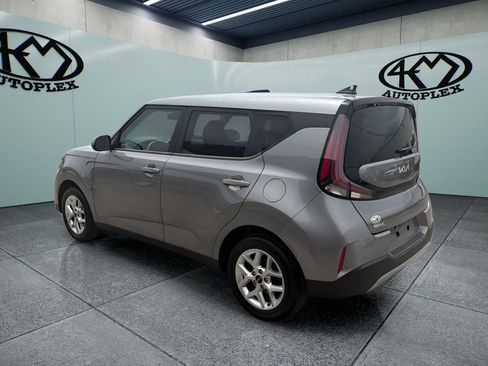 Used 2024 Kia Soul LX w/ Option Group 015 FWD image 5