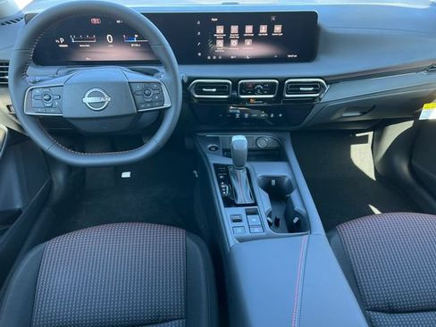 New 2026 Nissan Sentra SR w/ Floor Mat Package FWD image 3