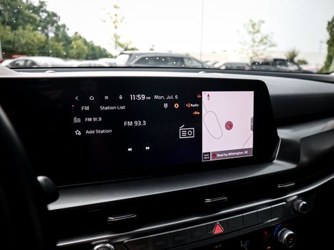 Used 2025 Kia Telluride S FWD image 23