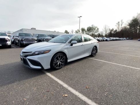 Used 2023 Toyota Camry SE image 12