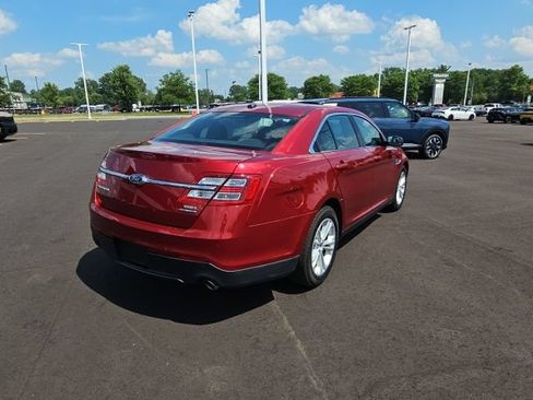 Used 2017 Ford Taurus SEL w/ Equipment Group 201A FWD image 8