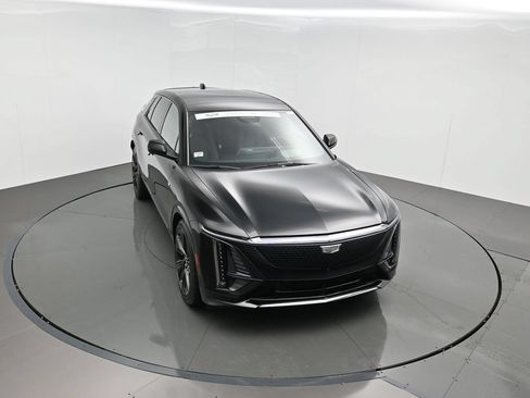 Used 2026 Cadillac Lyriq Signature Sport AWD/4WD image 43