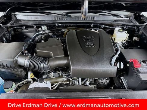 Used 2023 Toyota Tacoma TRD Off-Road w/ TRD Premium Off Road Package image 30