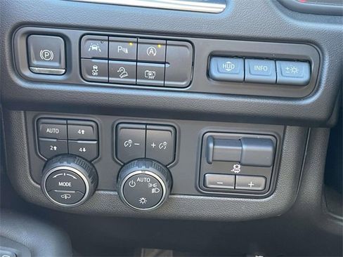 Used 2023 Chevrolet Tahoe High Country image 33